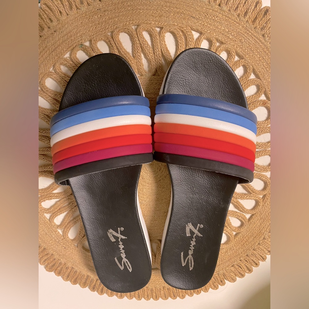 Seven slide sandals. Multicolor